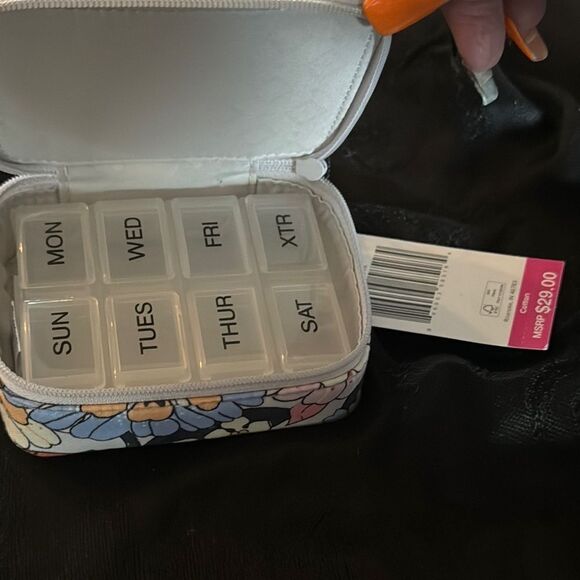 Vera Bradley Floral pill case - Picture 2 of 6